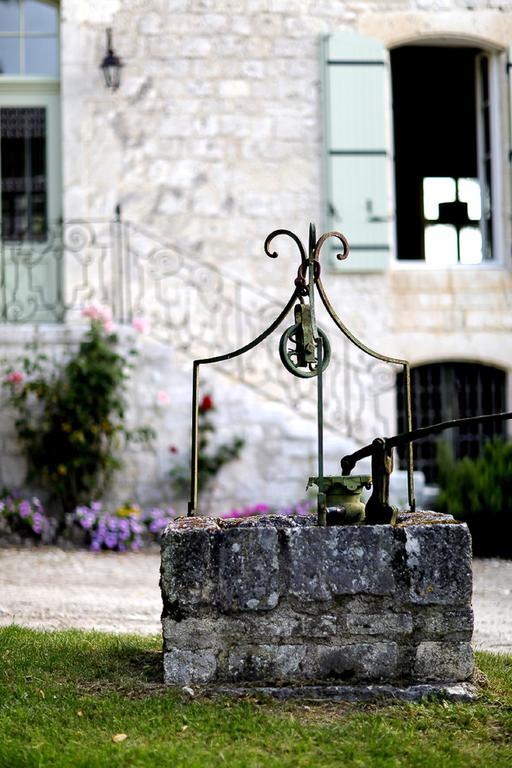 Domaine De Lamassas Bed & Breakfast Hautefage-la-Tour Bagian luar foto