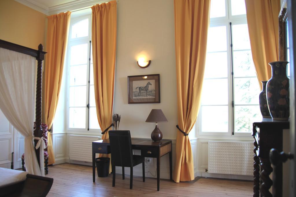 Domaine De Lamassas Bed & Breakfast Hautefage-la-Tour Ruang foto