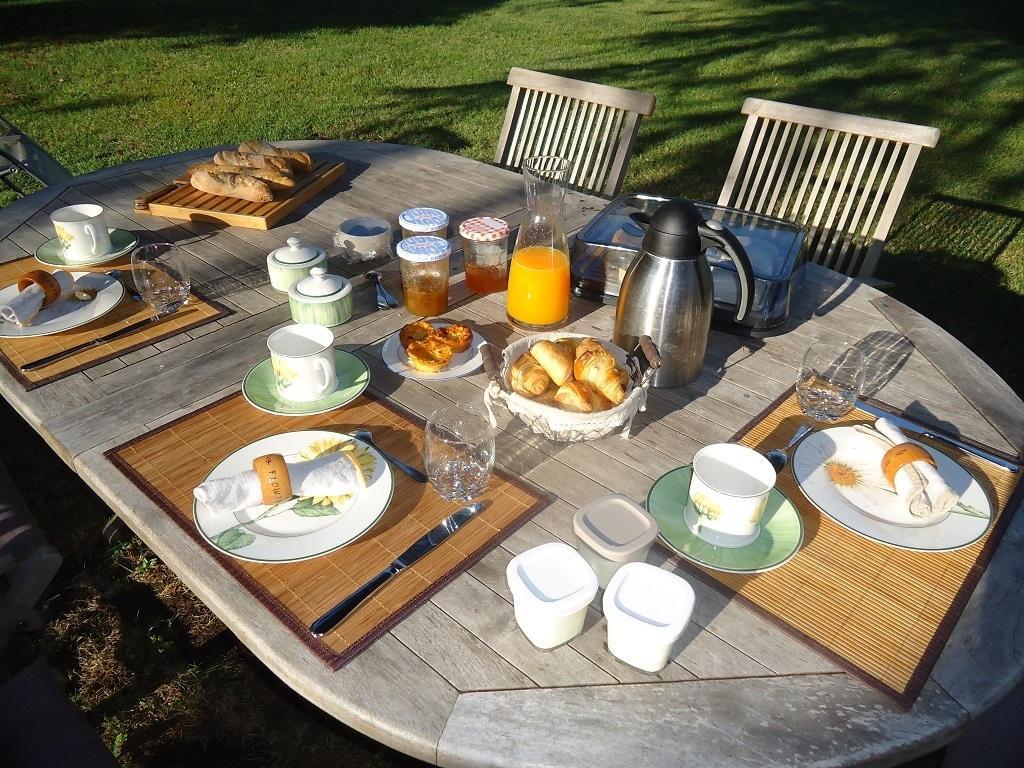 Domaine De Lamassas Bed & Breakfast Hautefage-la-Tour Bagian luar foto
