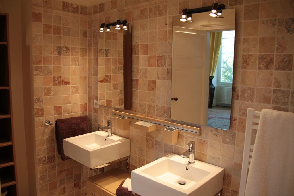 Domaine De Lamassas Bed & Breakfast Hautefage-la-Tour Ruang foto