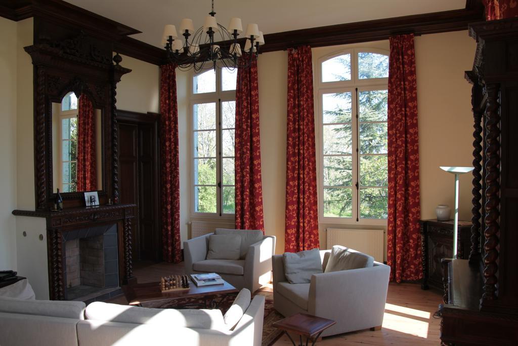 Domaine De Lamassas Bed & Breakfast Hautefage-la-Tour Bagian luar foto